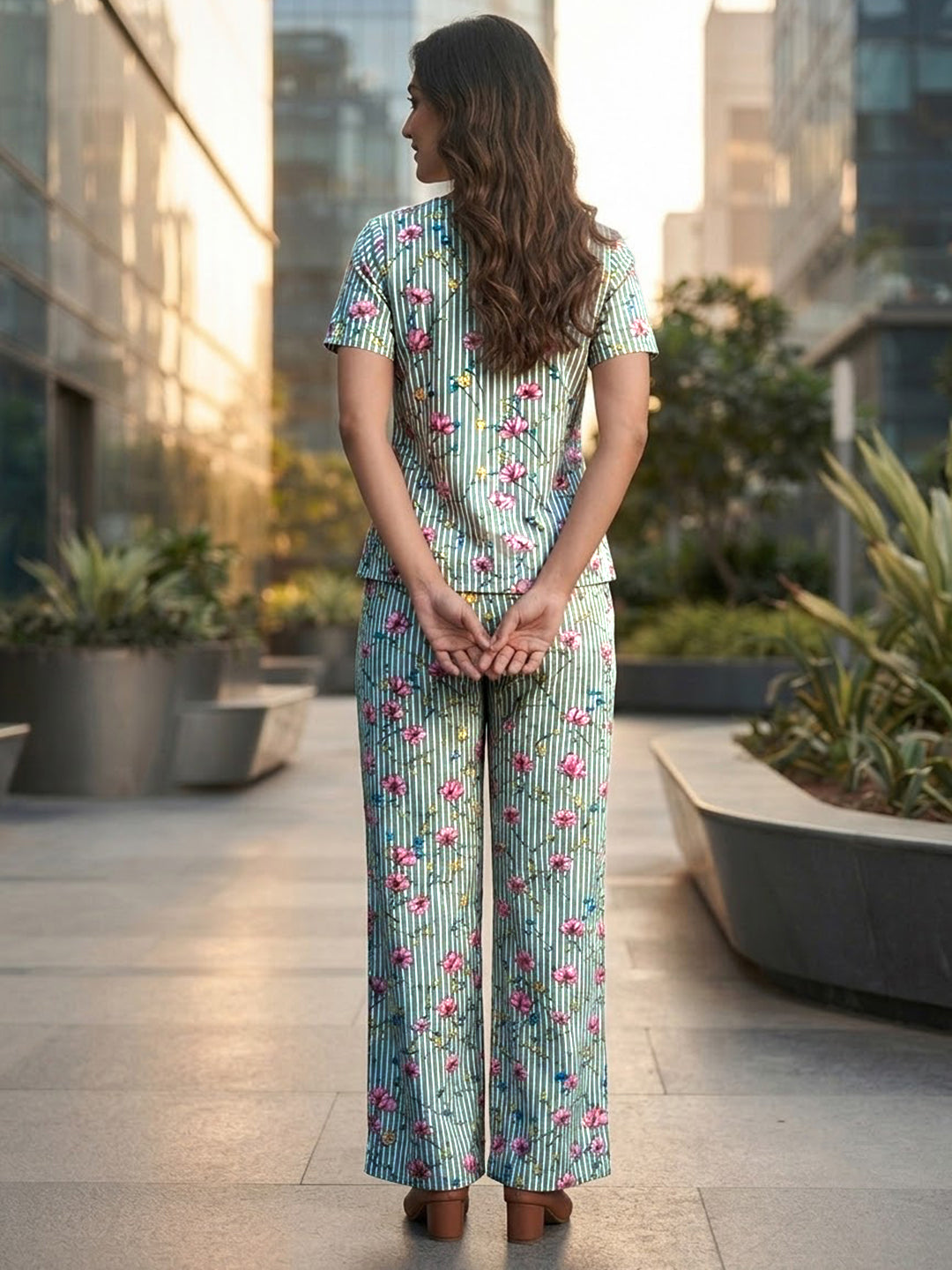 VORA LABEL Women's Floral Printed Linen Cotton Night Suit Co-ord Set | Half Sleeve Top & Full-Length Pyjama | Soft & Breathable Sleepwear Secondary image